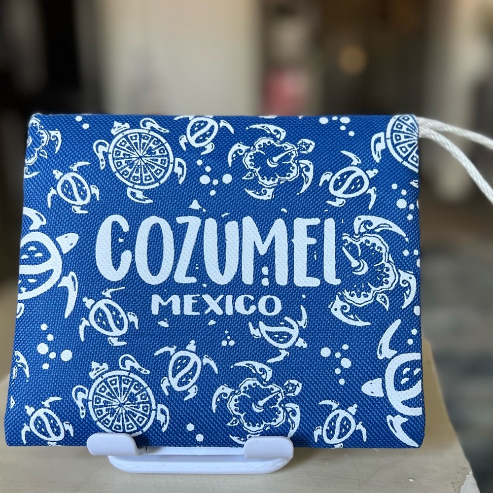 Elegant Blue and White Decor Accents with Floral Patterns